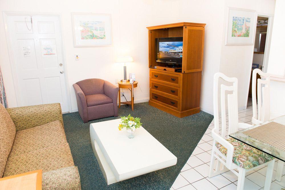 Shore Haven Resort Inn Lauderdale-by-the-Sea Exterior photo